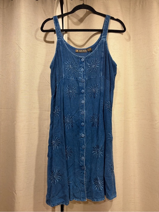 raya sun Dresses & Skirts - Vintage Raya Sun Blue Denim Button-Front Sunburst Dress